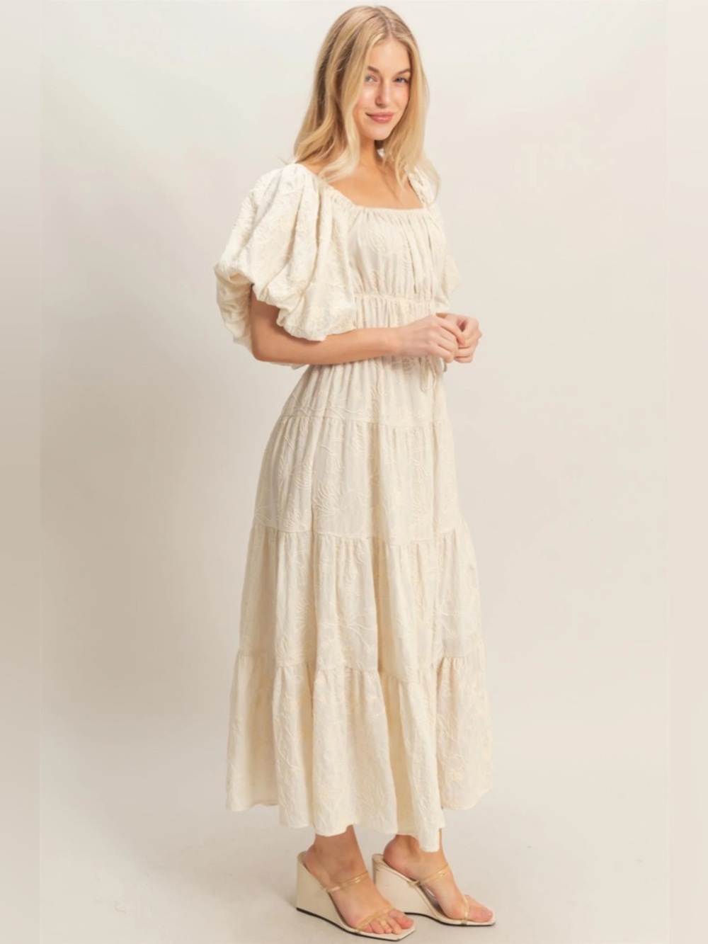 NEW HYFVE Cream Floral Puff Sleeve Maxi Dress Size Small Smocked Waist Tiered - Picture 3 of 8